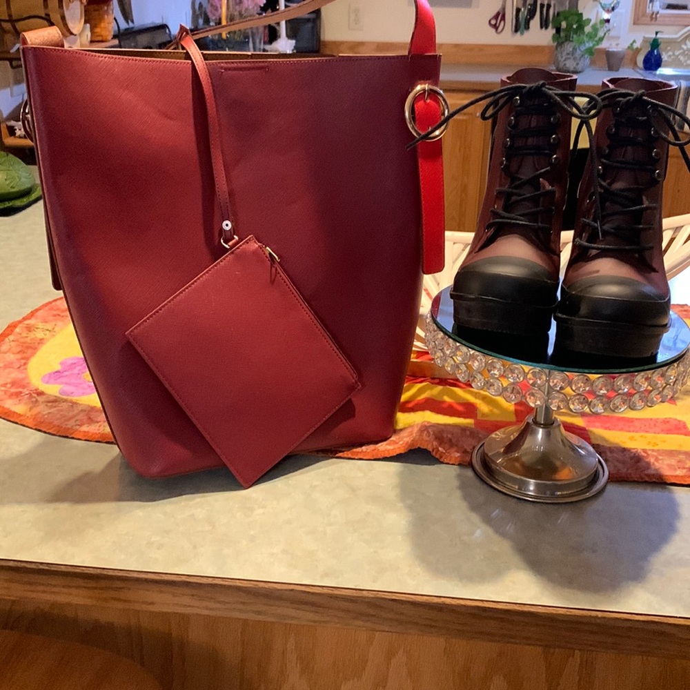 Purse & Hunter boots size 61/2